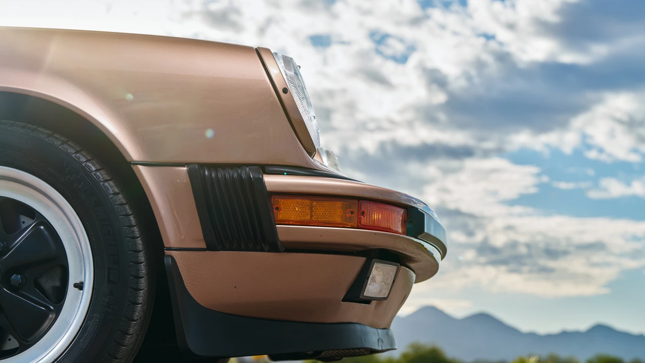 1988 Porsche 911 Carrera 3.2 - Image 26 of 31