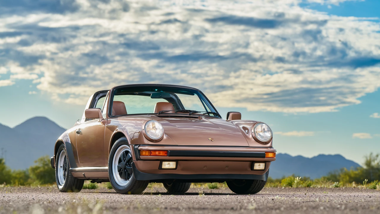 1988 Porsche 911 Carrera 3.2 - Image 6 of 31