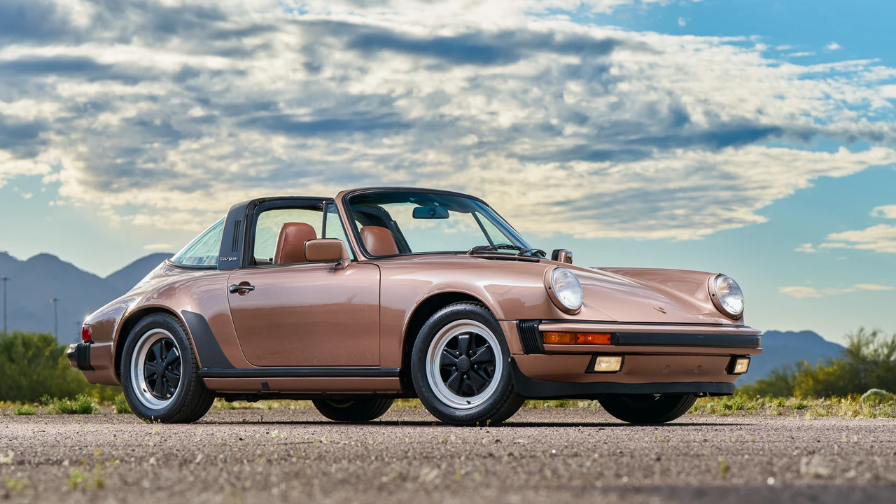 1988 Porsche 911 Carrera 3.2 - Image 8 of 31