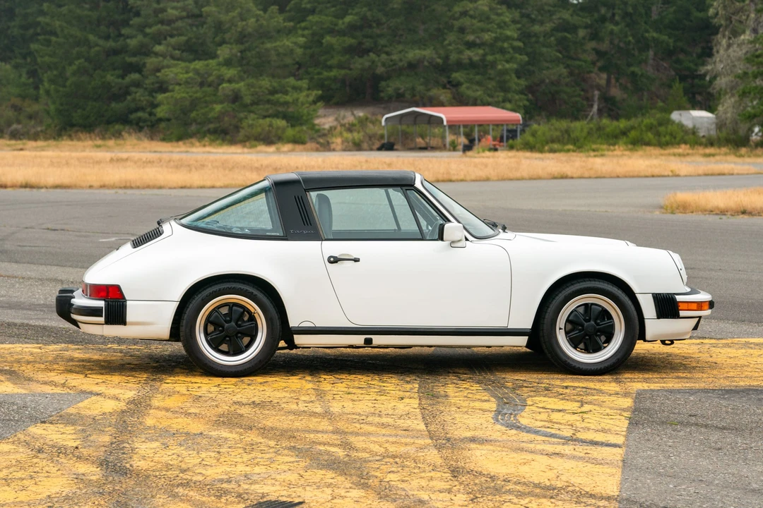 1988 Porsche 911 Carrera 3.2 - Image 12 of 31
