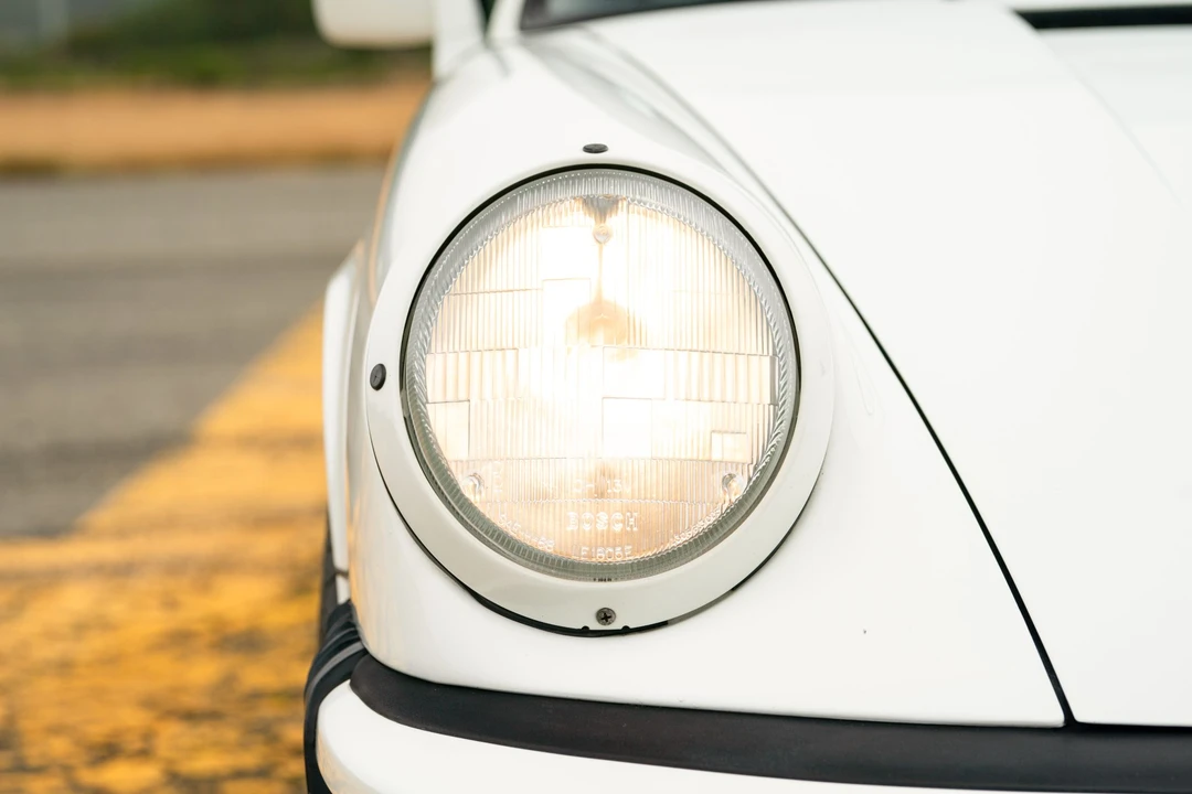 1988 Porsche 911 Carrera 3.2 - Image 20 of 31