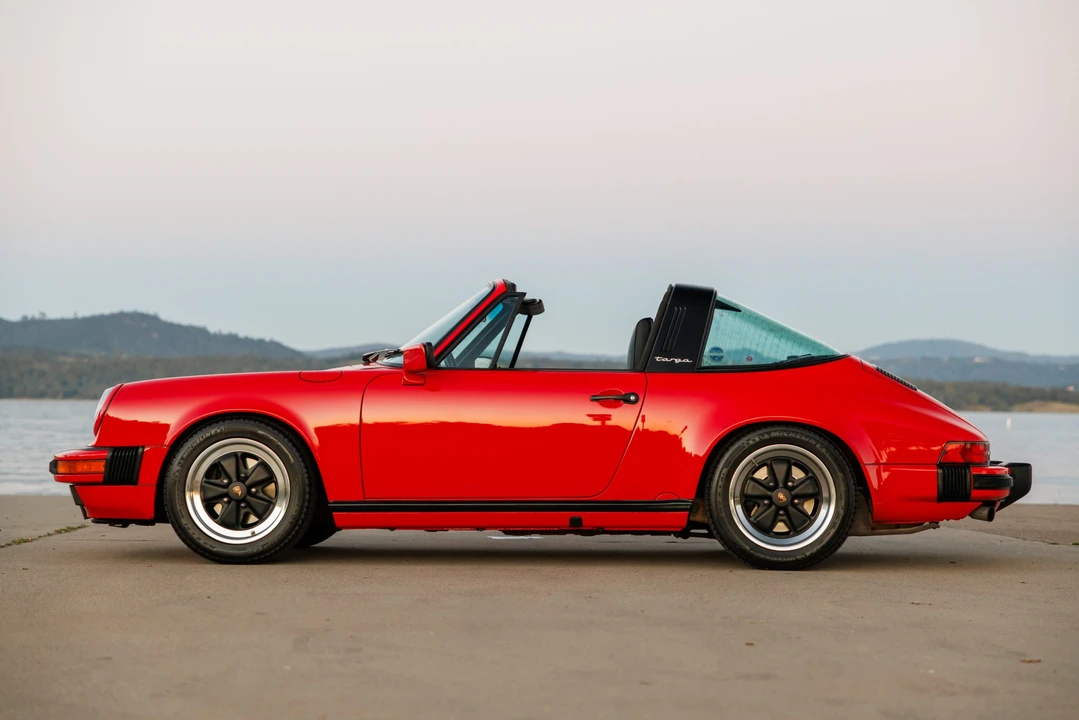 1988 Porsche 911 Carrera 3.2 - Image 4 of 31