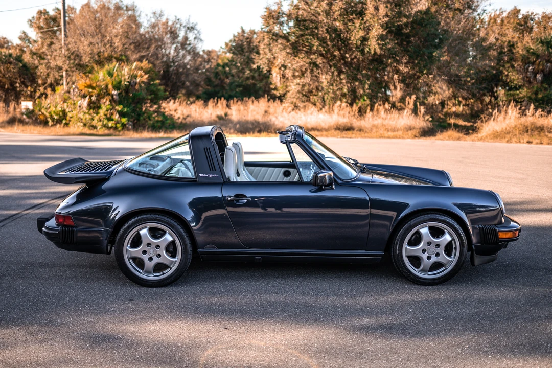 1988 Porsche 911 Carrera 3.2 - Image 17 of 31
