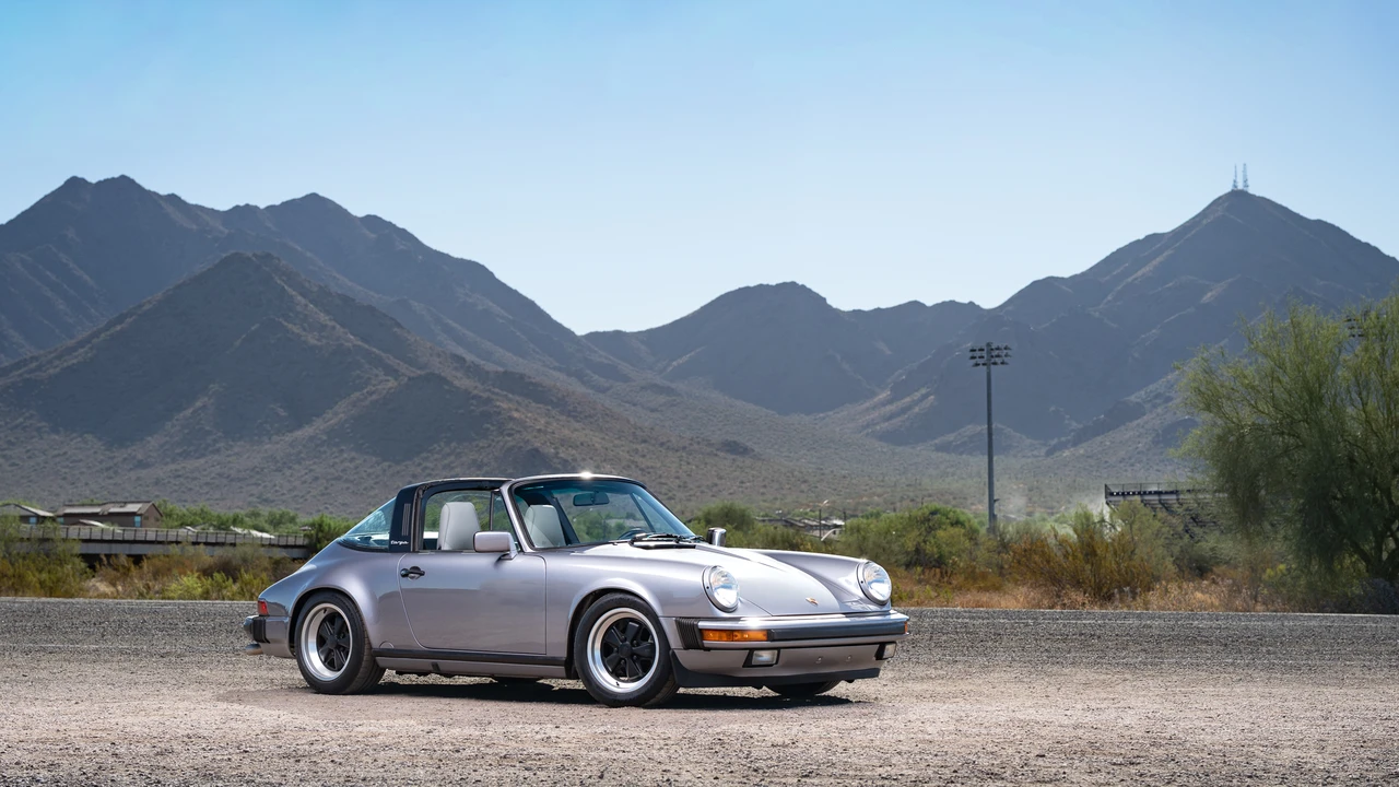 1988 Porsche 911 Carrera 3.2 - Image 16 of 31