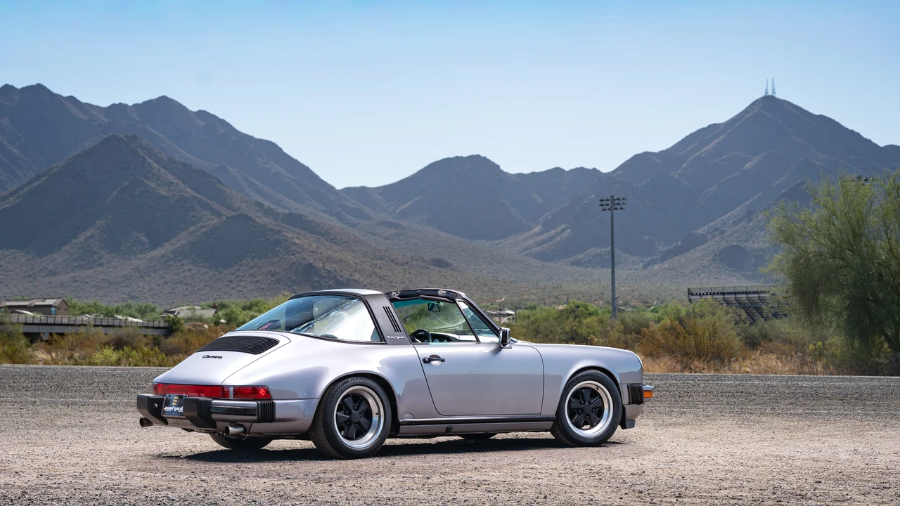 1988 Porsche 911 Carrera 3.2 - Image 22 of 31