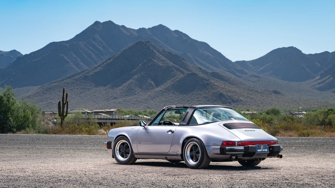 1988 Porsche 911 Carrera 3.2 - Image 30 of 31