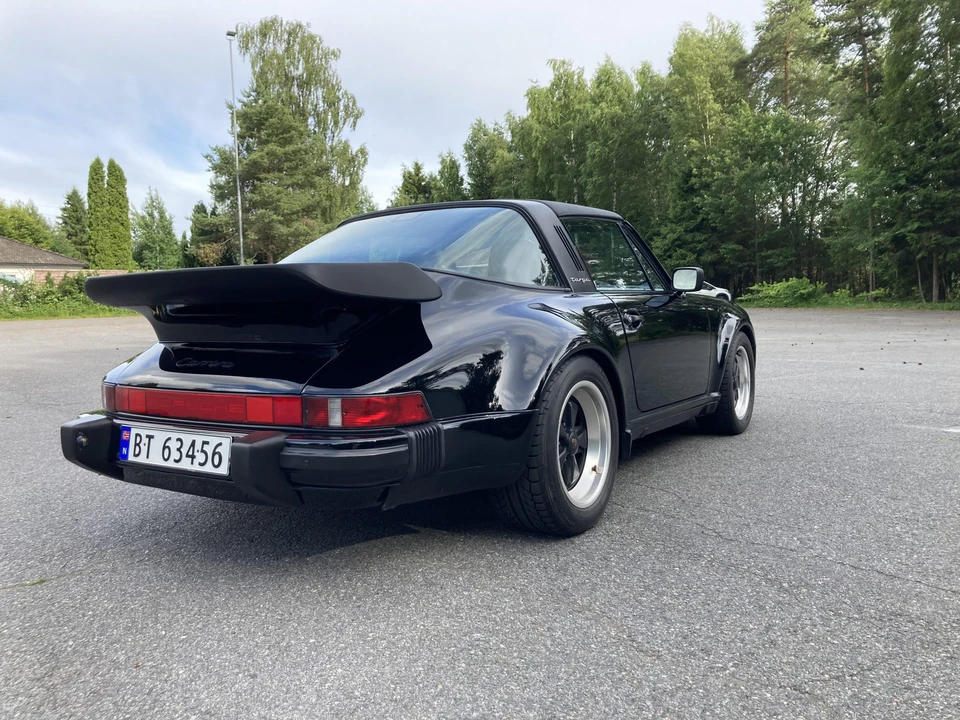 1988 Porsche 911 Carrera 3.2 - Image 24 of 31