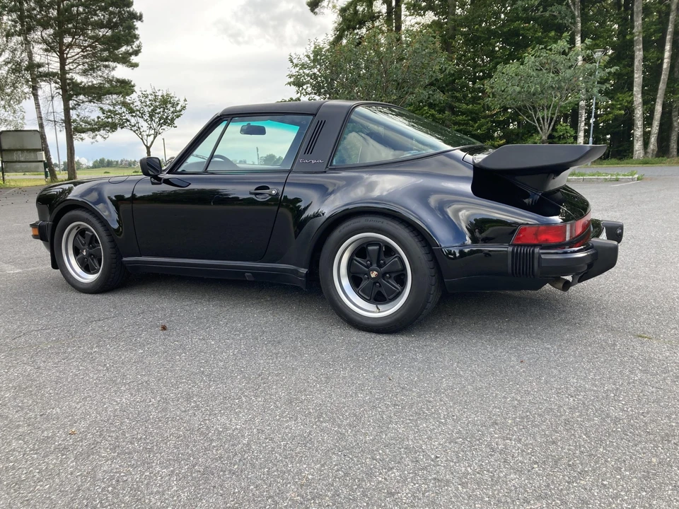 1988 Porsche 911 Carrera 3.2 - Image 30 of 31