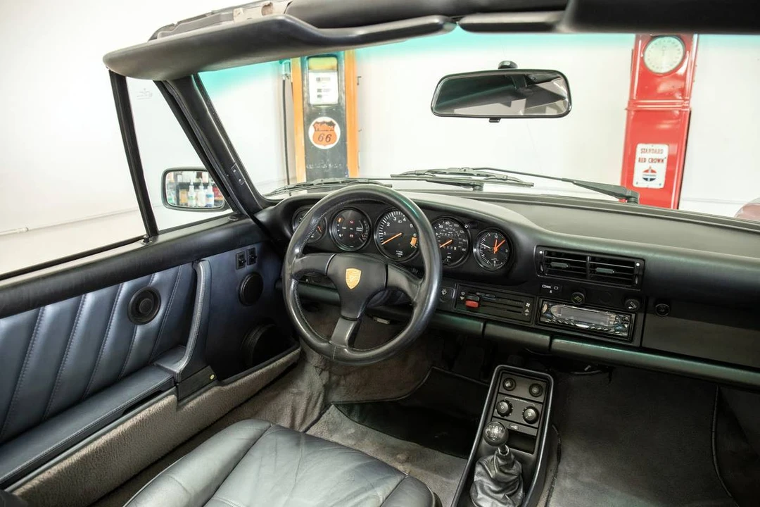 1988 Porsche 911 Carrera 3.2 - Image 11 of 17