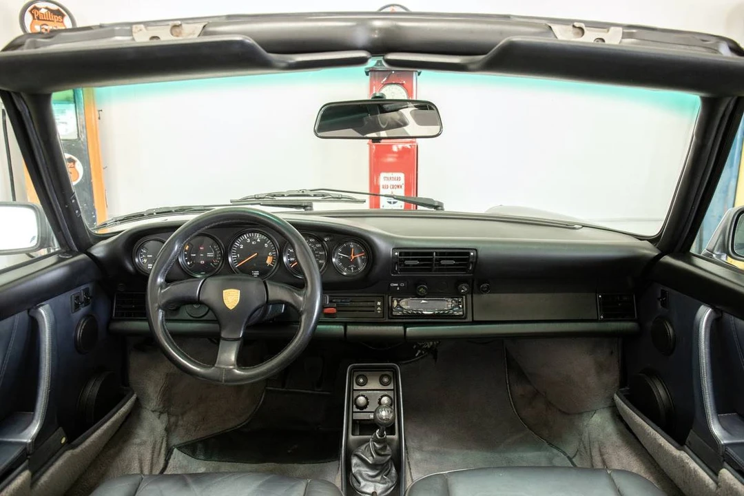 1988 Porsche 911 Carrera 3.2 - Image 12 of 17
