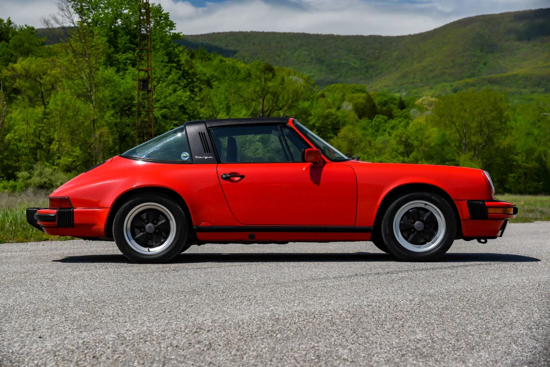 1988 Porsche 911 Carrera 3.2 - Image 7 of 31