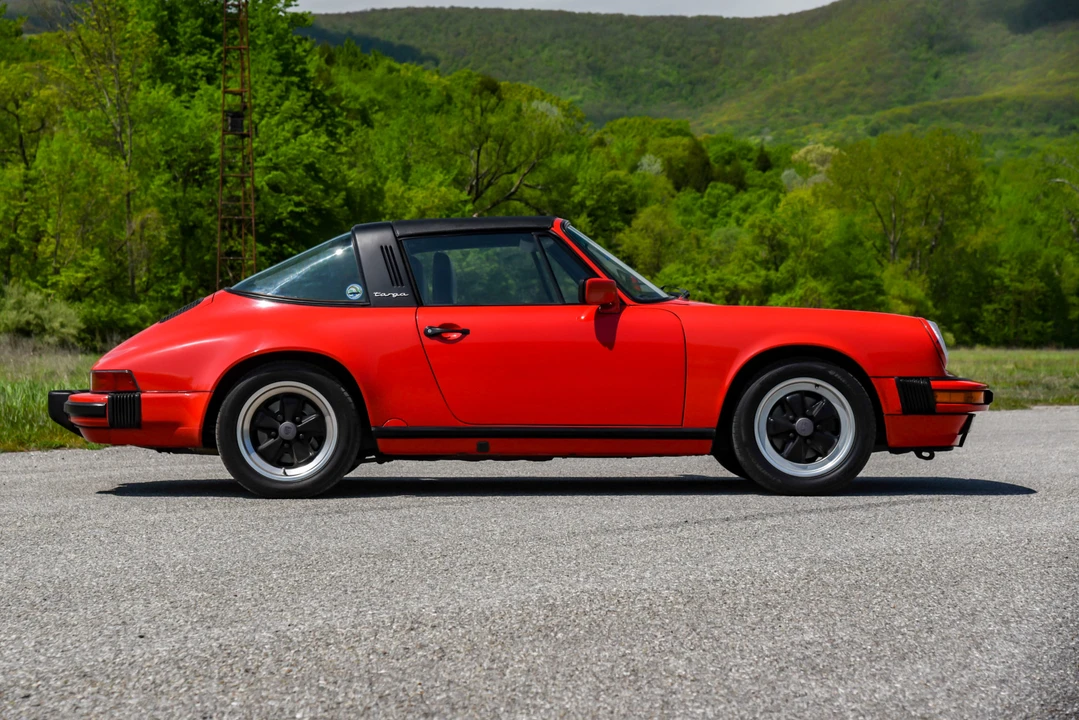 1988 Porsche 911 Carrera 3.2 - Image 8 of 31