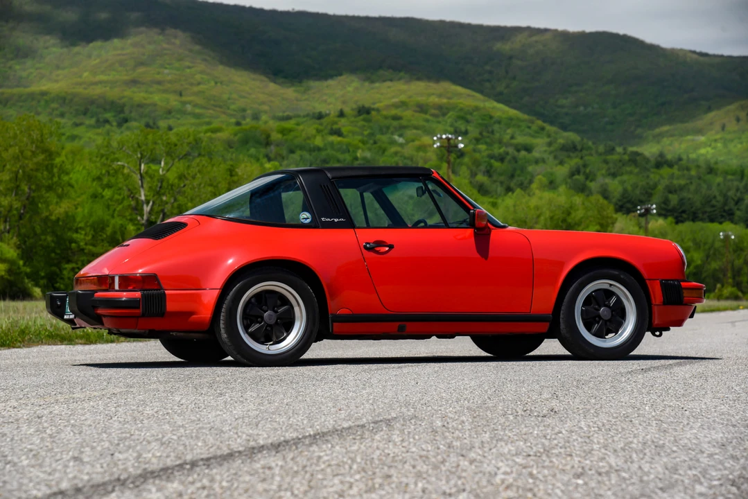 1988 Porsche 911 Carrera 3.2 - Image 9 of 31