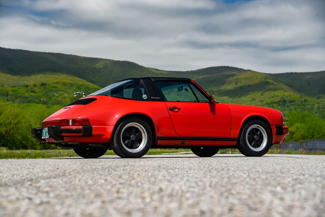 1988 Porsche 911 Carrera 3.2 - Image 10 of 31