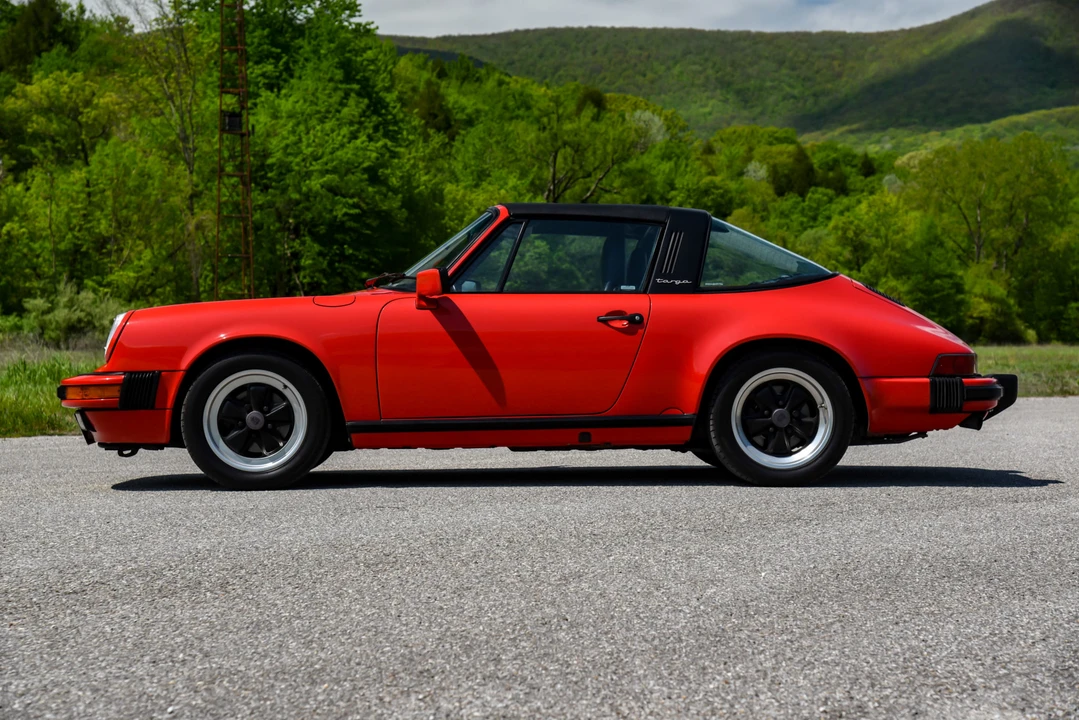 1988 Porsche 911 Carrera 3.2 - Image 16 of 31