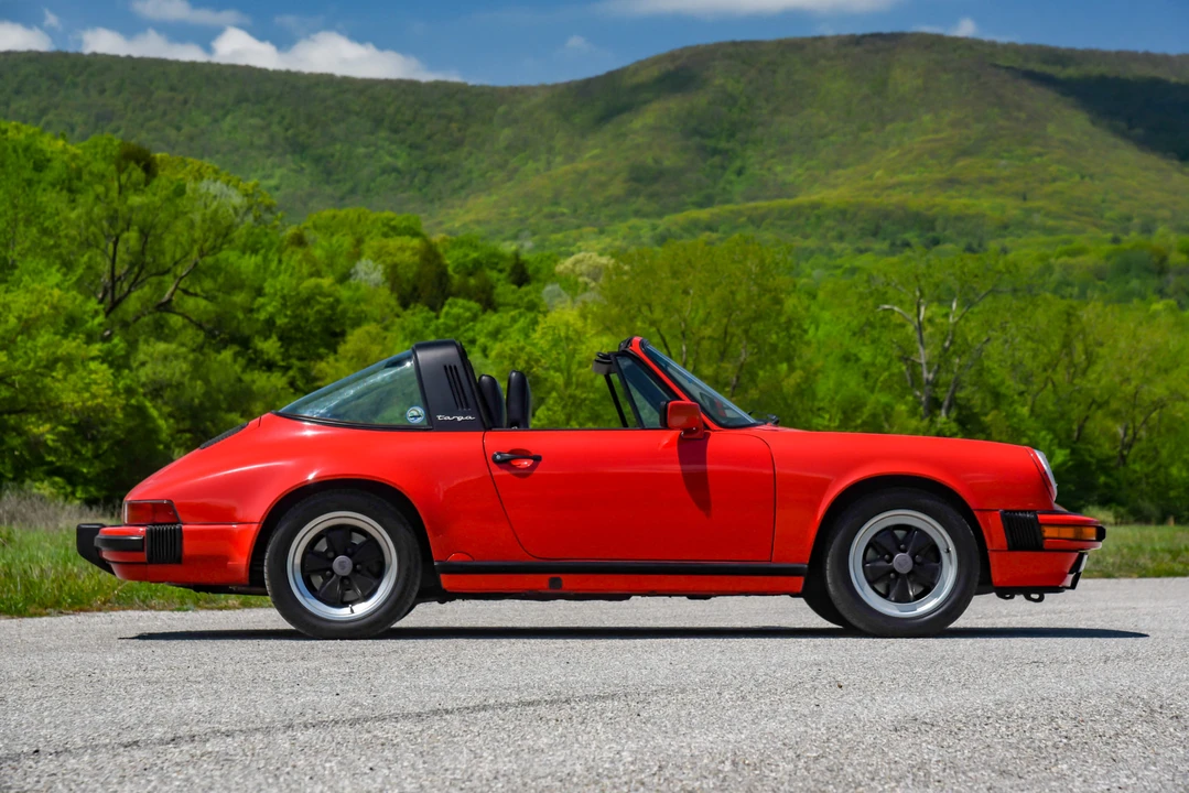 1988 Porsche 911 Carrera 3.2 - Image 22 of 31