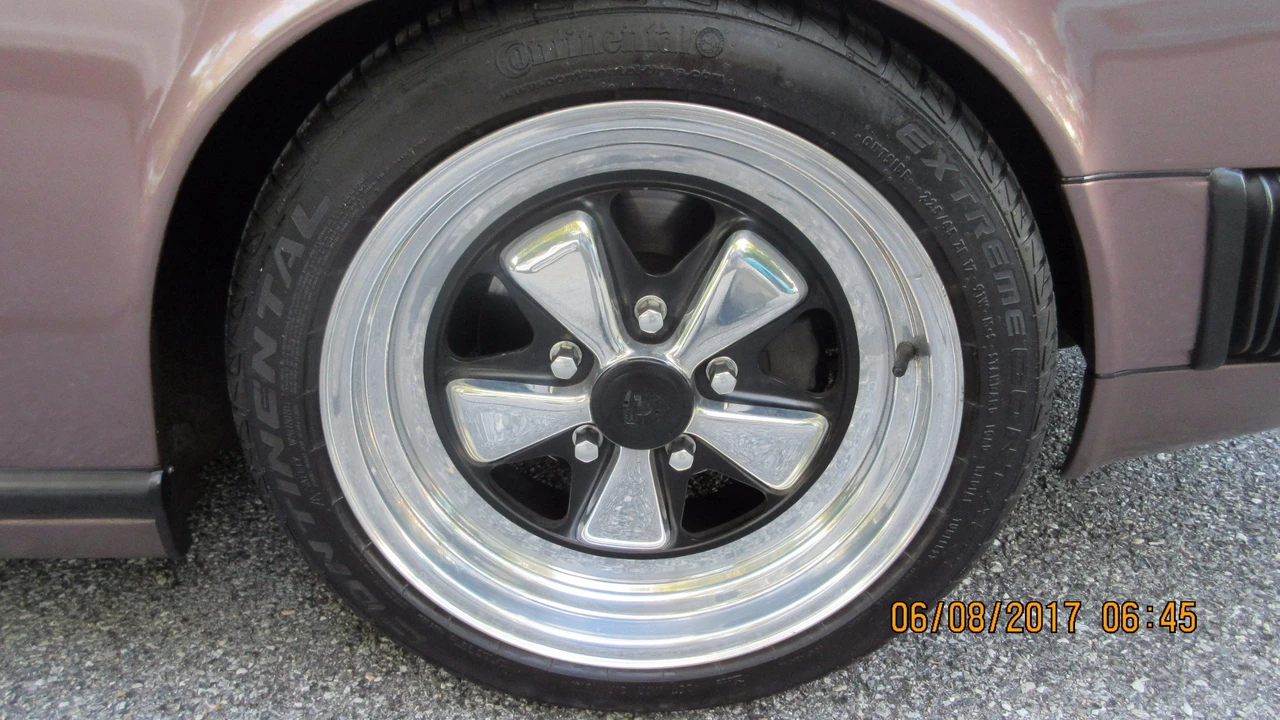 1988 Porsche 911 Carrera 3.2 - Image 24 of 31