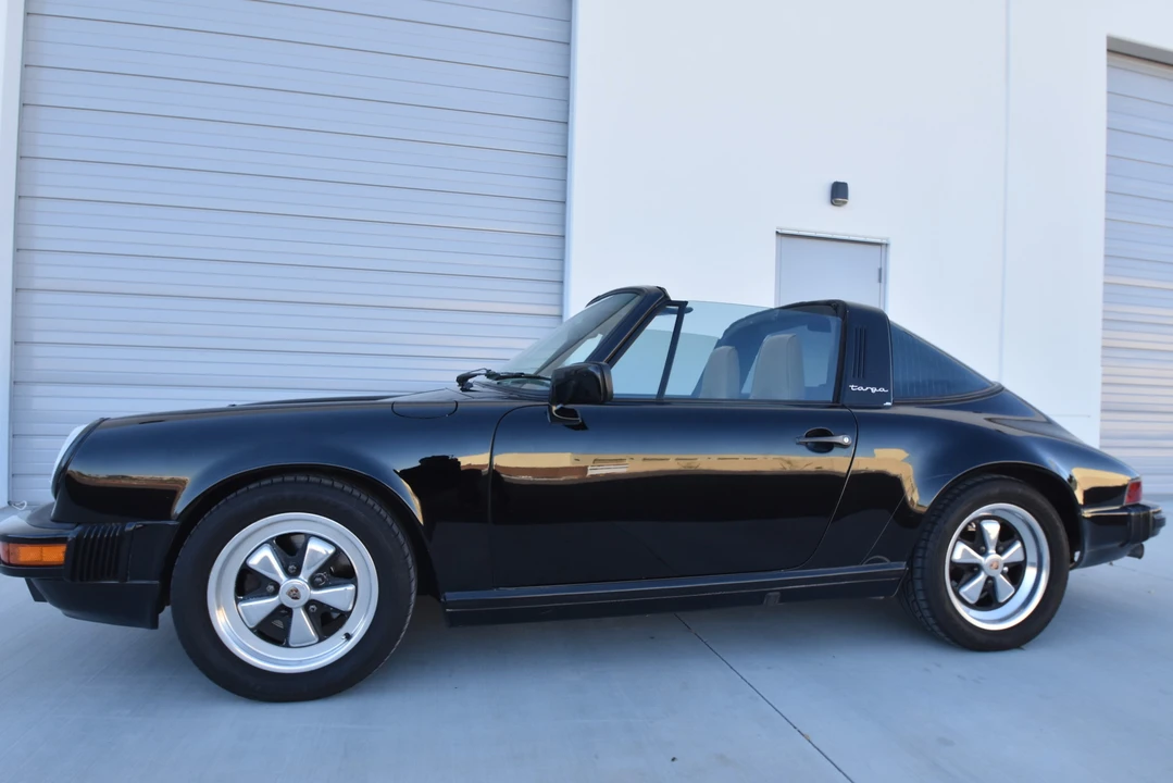 1988 Porsche 911 Carrera 3.2 - Image 4 of 31