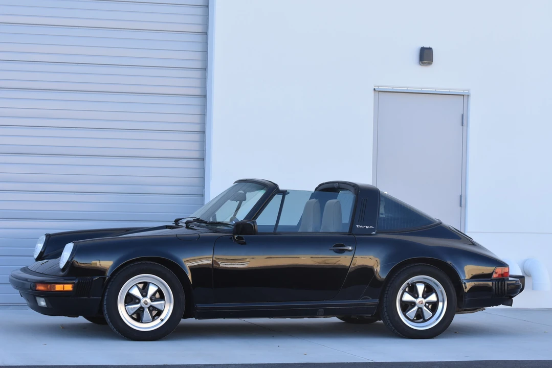 1988 Porsche 911 Carrera 3.2 - Image 3 of 31