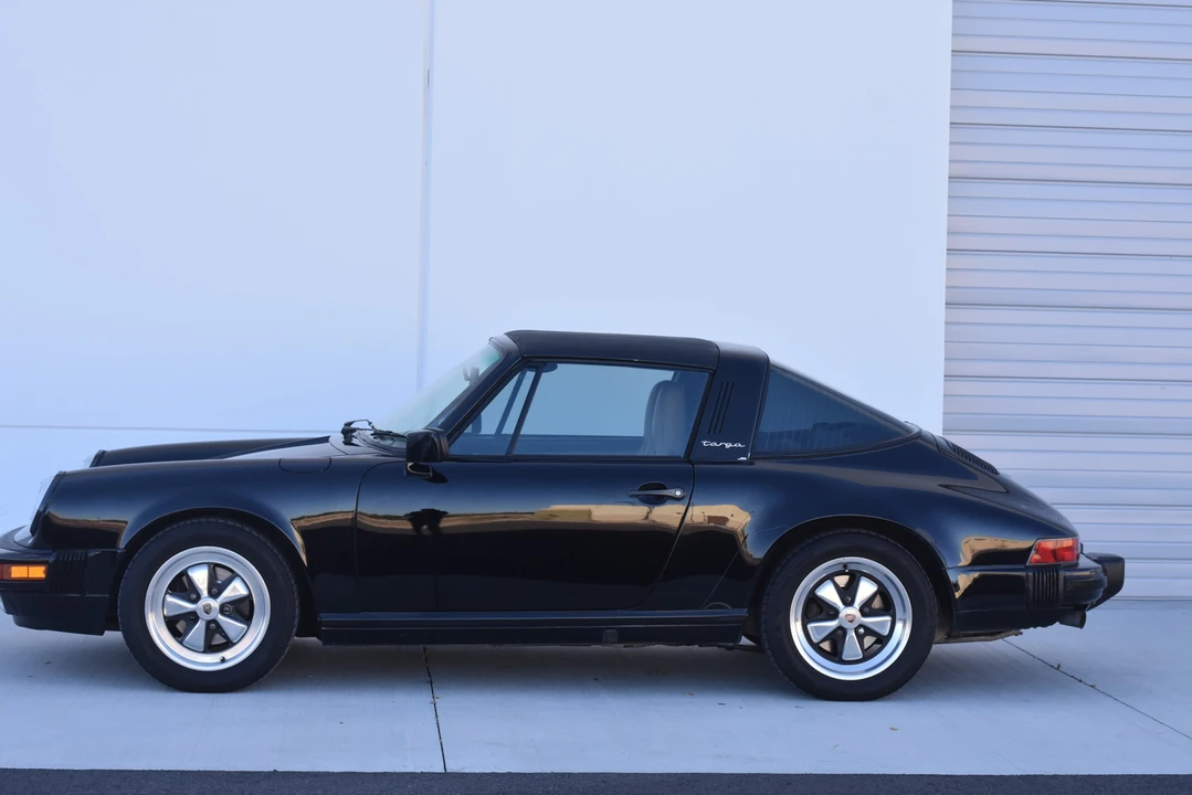 1988 Porsche 911 Carrera 3.2 - Image 7 of 31