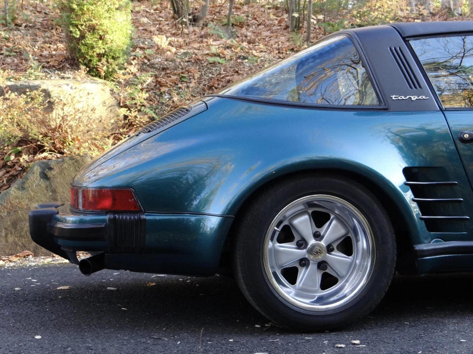 1988 Porsche 911 Carrera 3.2 - Image 16 of 31