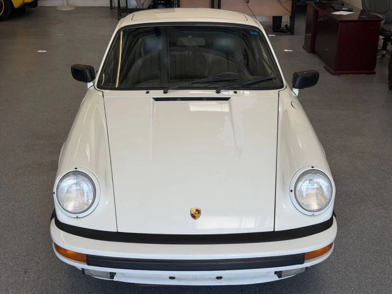 1988 Porsche 911 Carrera 3.2 - Image 4 of 31