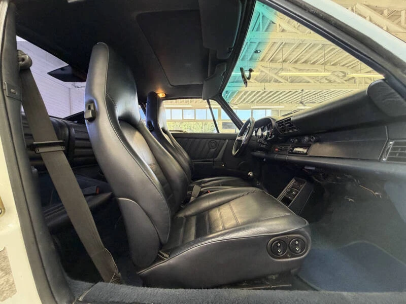 1988 Porsche 911 Carrera 3.2 - Image 27 of 31