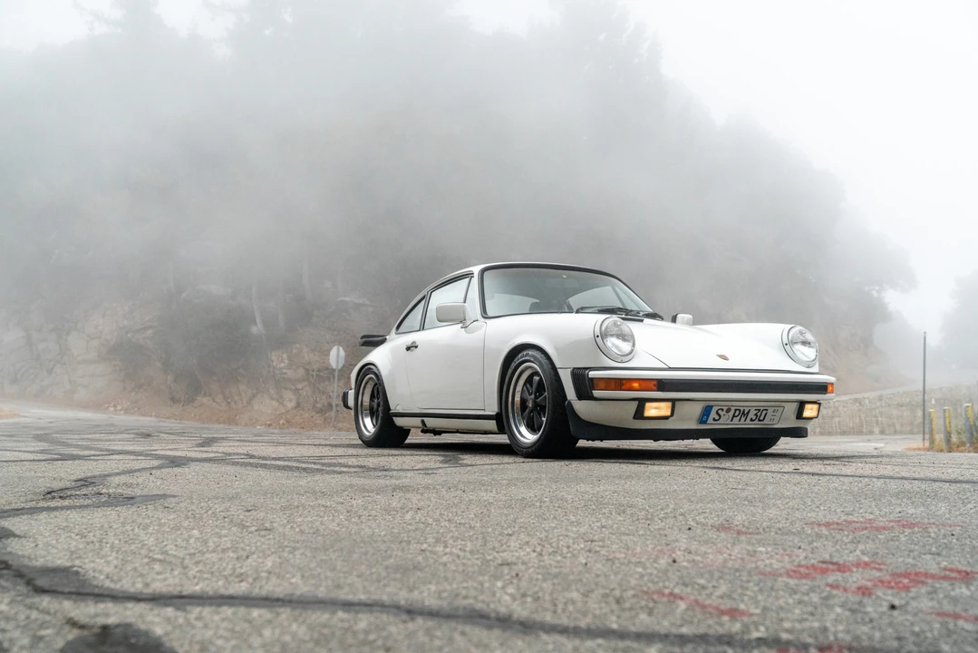 1988 Porsche 911 Carrera 3.2 - Image 4 of 31
