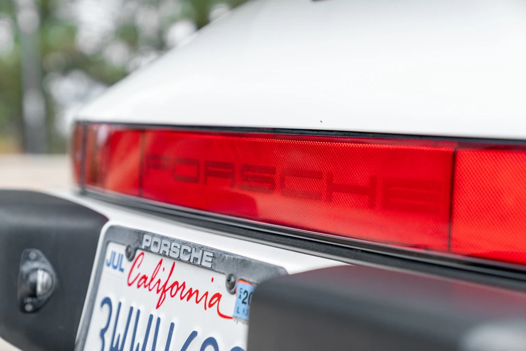 1988 Porsche 911 Carrera 3.2 - Image 20 of 31