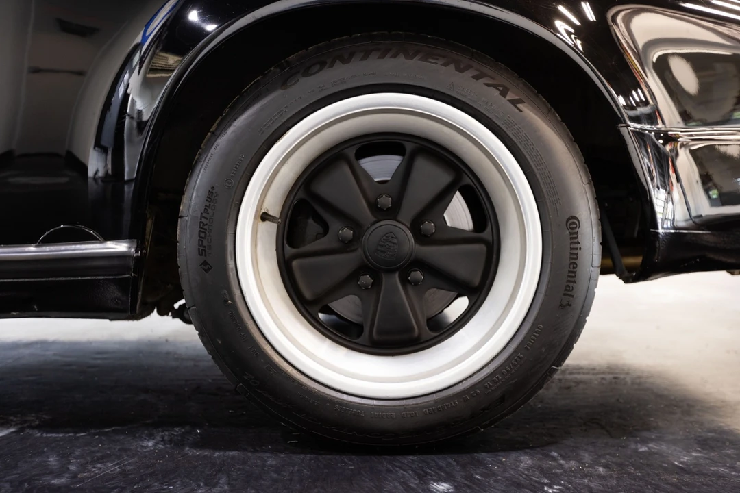 1988 Porsche 911 Carrera 3.2 - Image 14 of 31