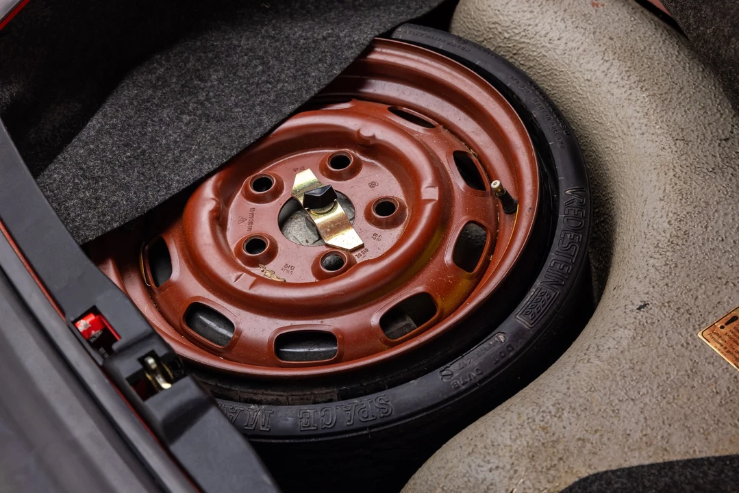 1988 Porsche 911 Carrera 3.2 - Image 20 of 31
