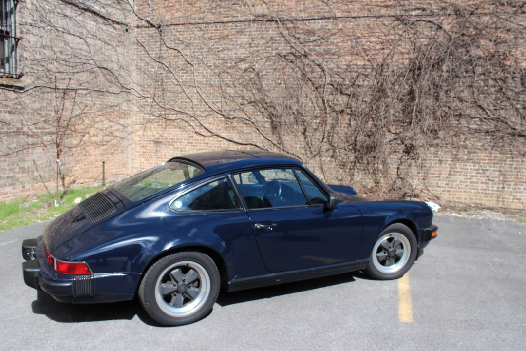 1988 Porsche 911 Carrera 3.2 - Image 14 of 31