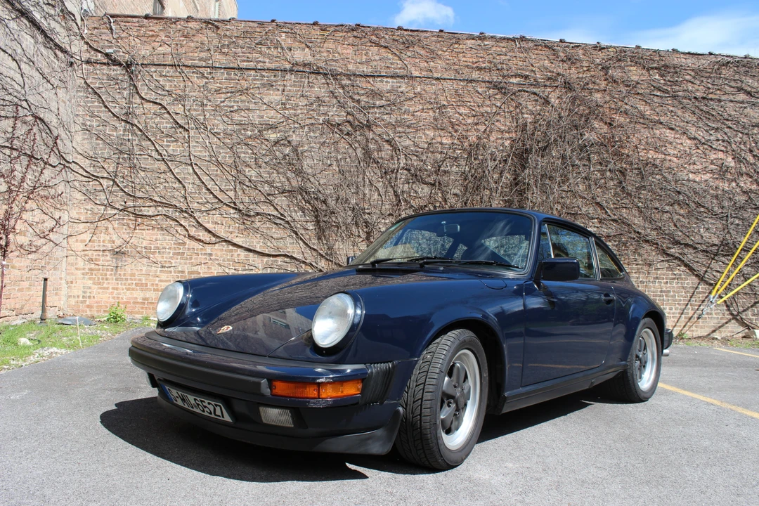 1988 Porsche 911 Carrera 3.2 - Image 3 of 31