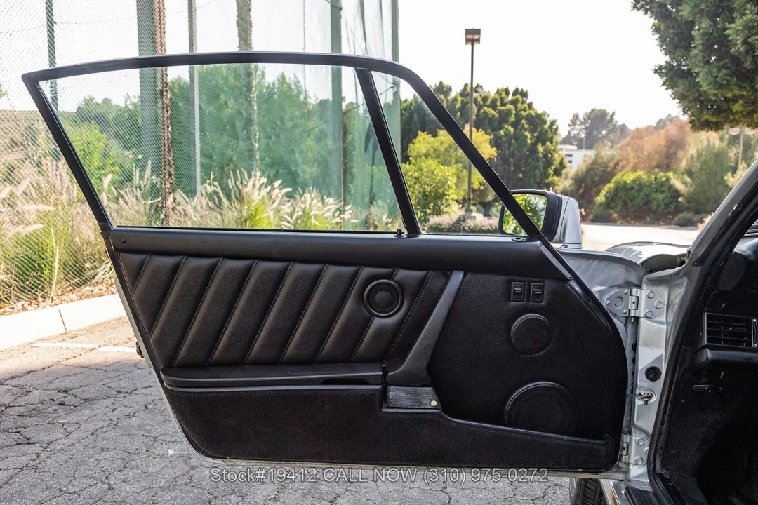 1988 Porsche 911 Carrera 3.2 - Image 20 of 31