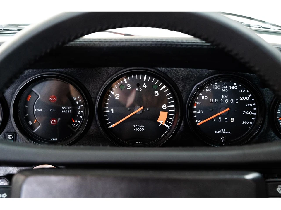 1988 Porsche 911 Carrera 3.2 - Image 10 of 31