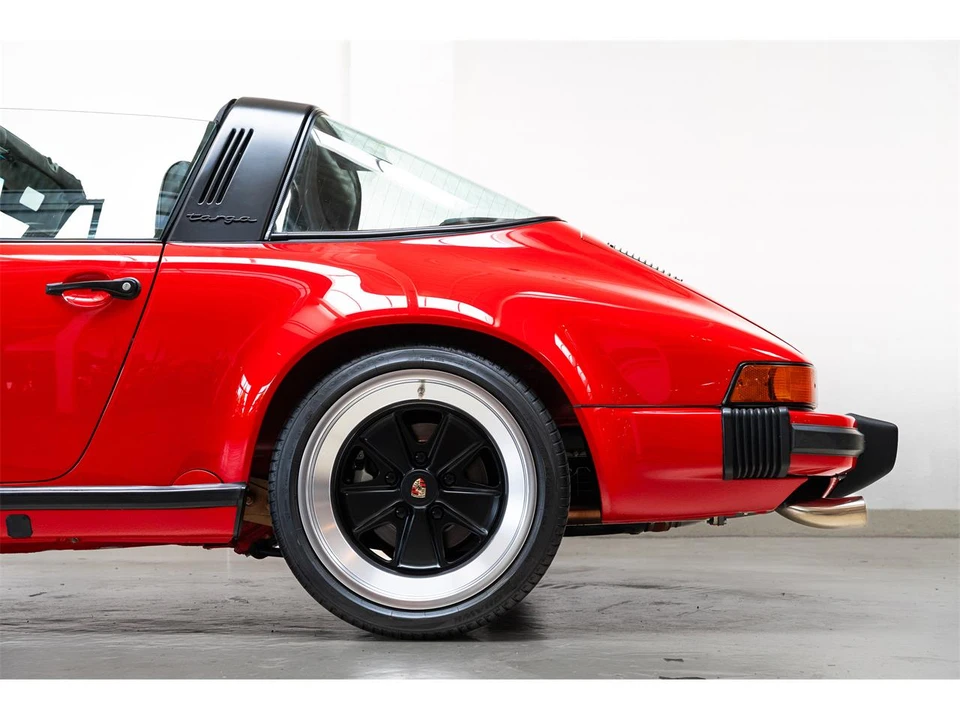 1988 Porsche 911 Carrera 3.2 - Image 24 of 31
