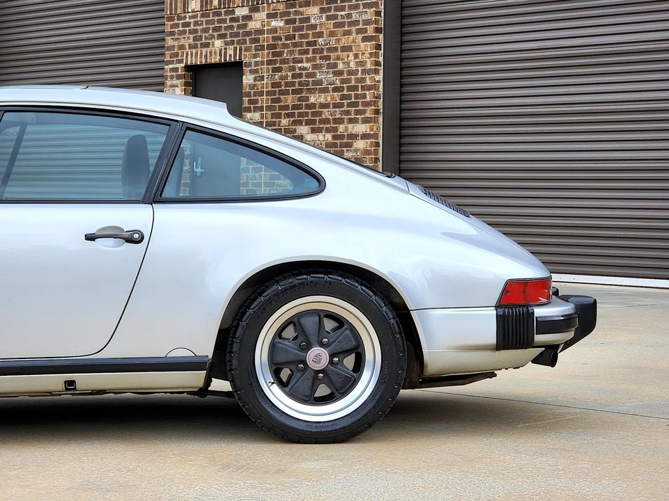 1988 Porsche 911 Carrera 3.2 - Image 9 of 21
