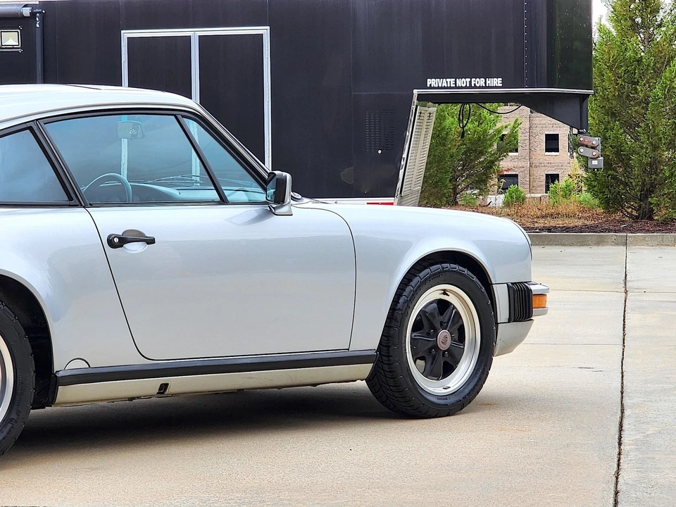 1988 Porsche 911 Carrera 3.2 - Image 17 of 21
