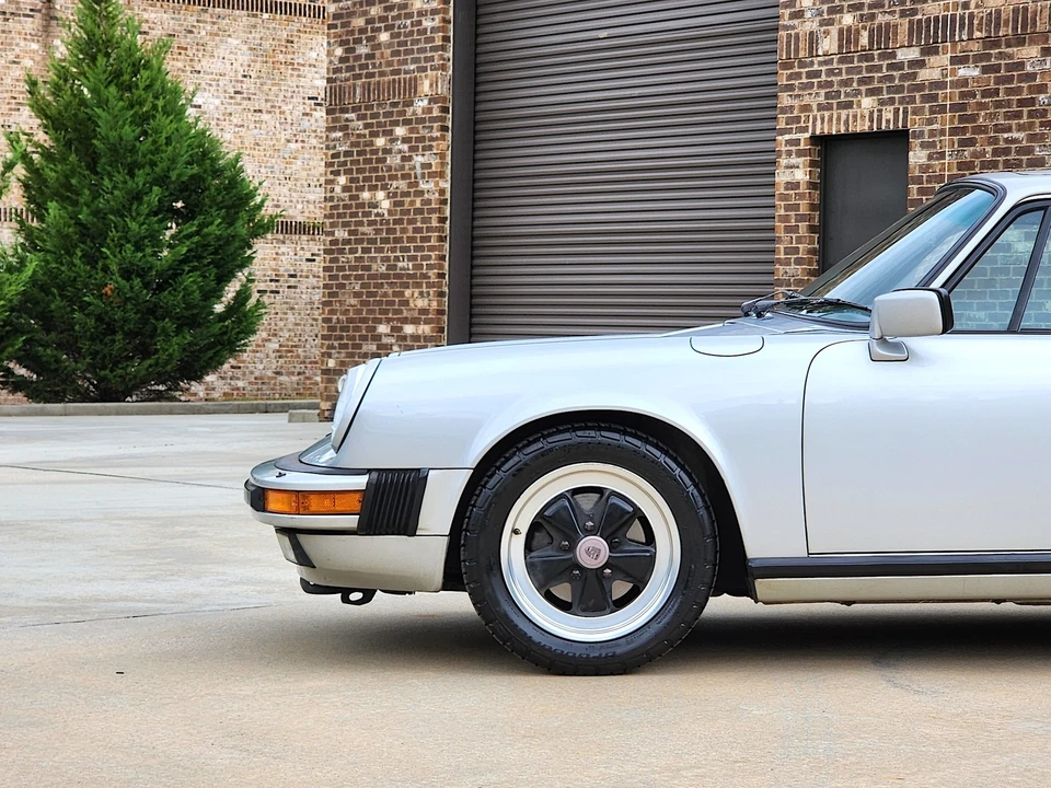 1988 Porsche 911 Carrera 3.2 - Image 8 of 21
