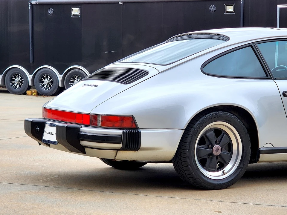 1988 Porsche 911 Carrera 3.2 - Image 17 of 21