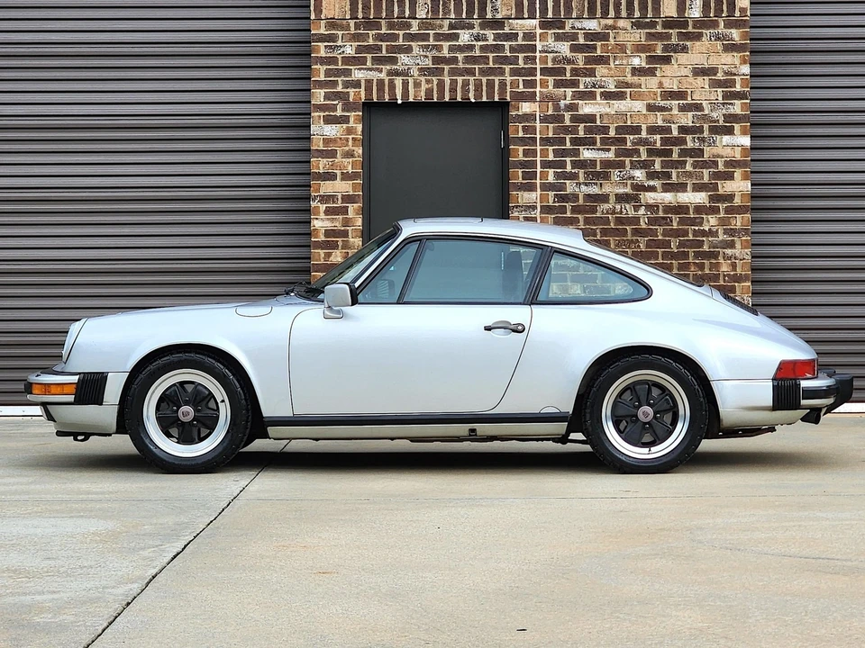 1988 Porsche 911 Carrera 3.2 - Image 2 of 21