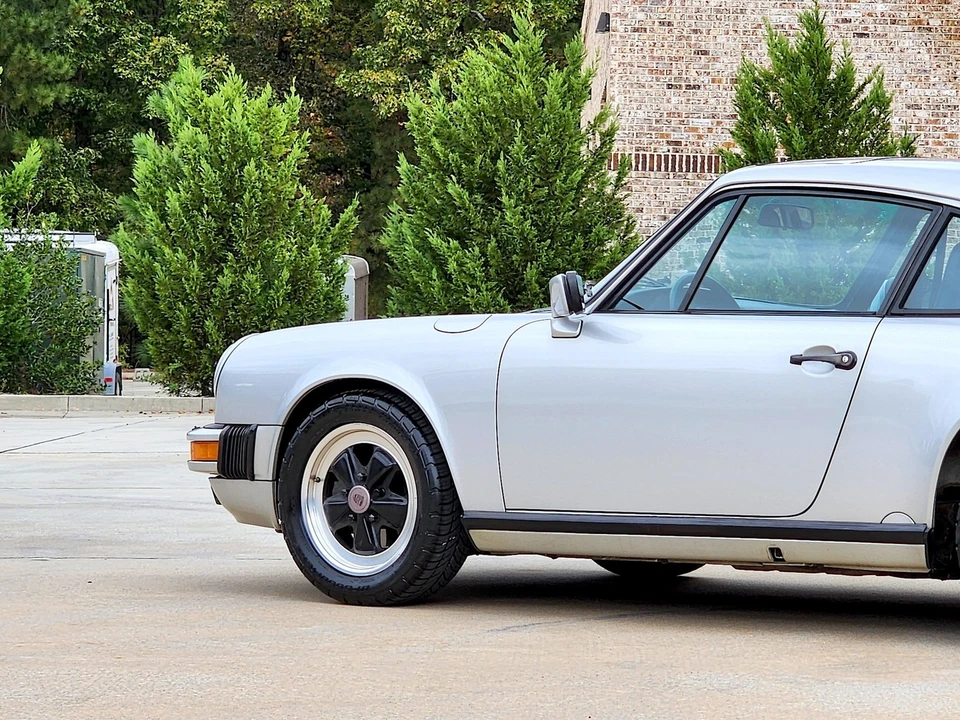 1988 Porsche 911 Carrera 3.2 - Image 12 of 21