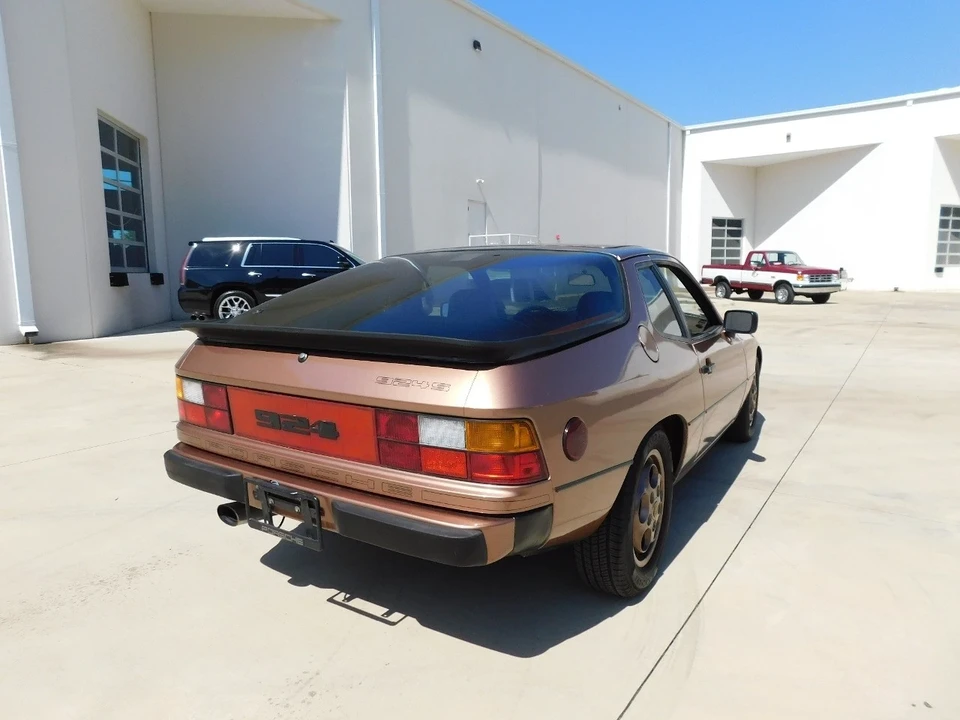 1988 Porsche 924 S - Image 12 of 21