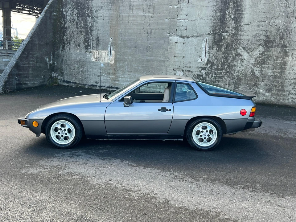 1988 Porsche 924 S - Image 9 of 31