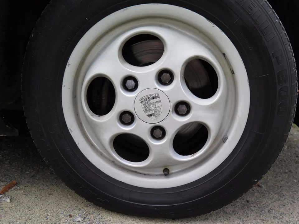 1988 Porsche 924 S - Image 16 of 31