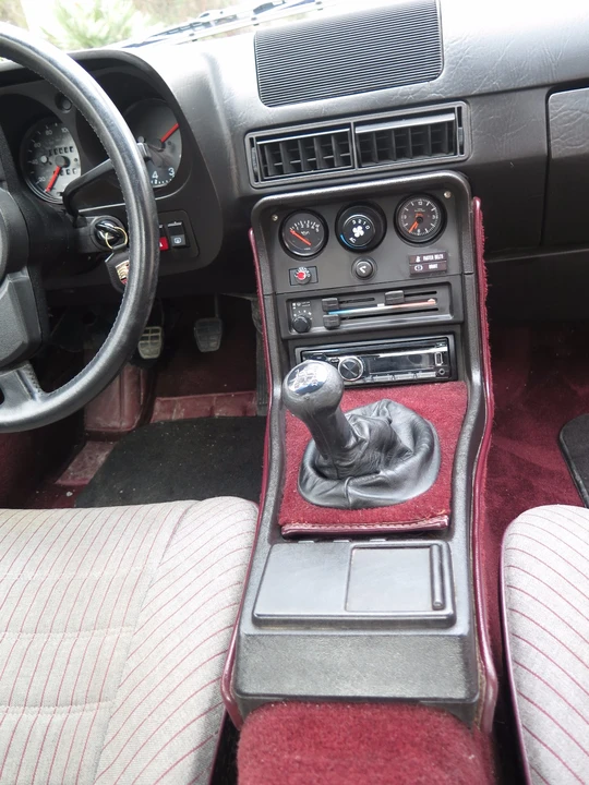 1988 Porsche 924 S - Image 19 of 31