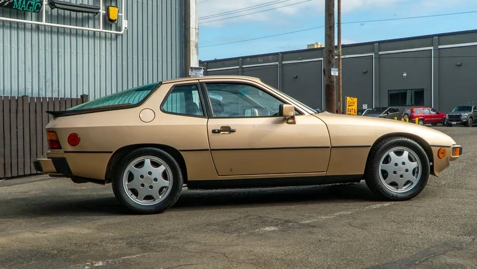 1988 Porsche 924 S - Image 6 of 19