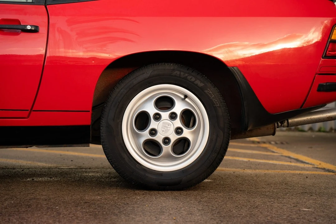 1988 Porsche 924 S - Image 15 of 30