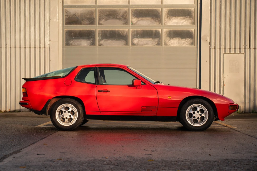 1988 Porsche 924 S - Image 12 of 30