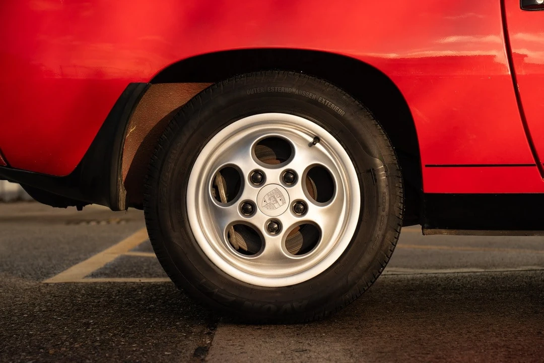 1988 Porsche 924 S - Image 18 of 30